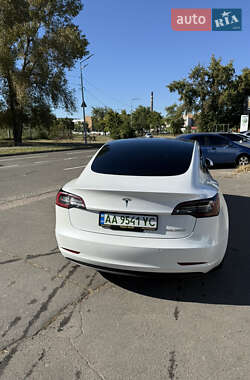 Седан Tesla Model 3 2019 в 