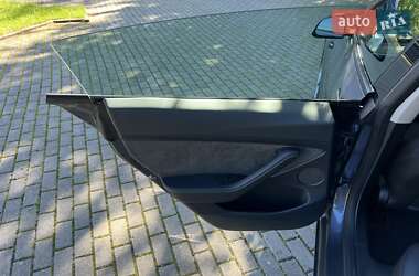 Седан Tesla Model 3 2023 в 