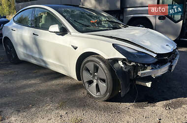 Седан Tesla Model 3 2022 в 