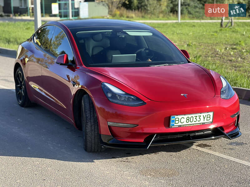 Седан Tesla Model 3 2022 в Львові