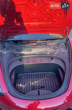 Седан Tesla Model 3 2022 в 