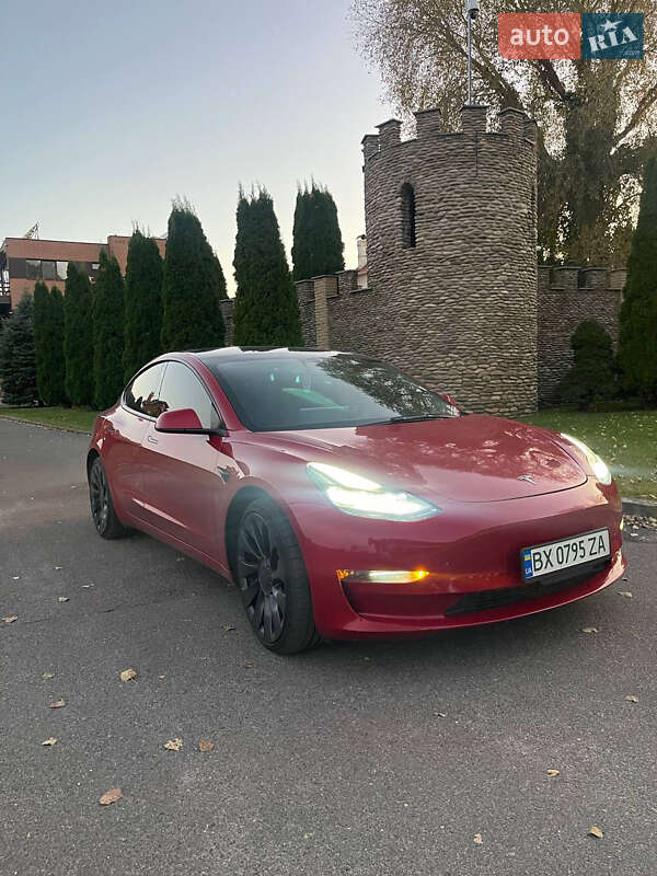 Седан Tesla Model 3 2023 в Києві