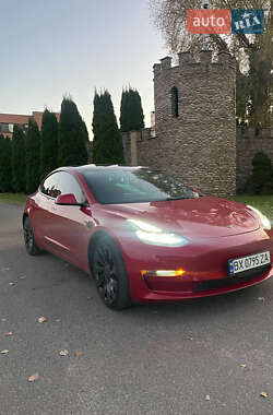 Седан Tesla Model 3 2023 в 