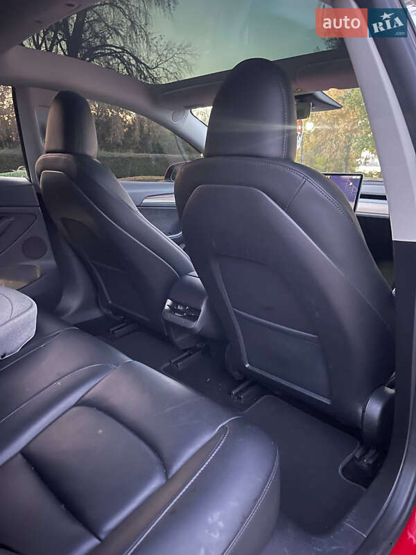 Седан Tesla Model 3 2023 в Києві