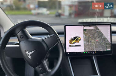 Седан Tesla Model 3 2018 в 