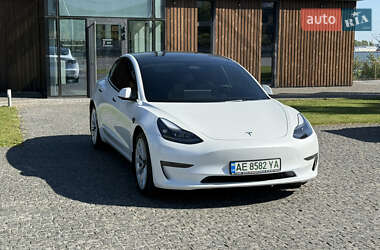 Седан Tesla Model 3 2022 в 