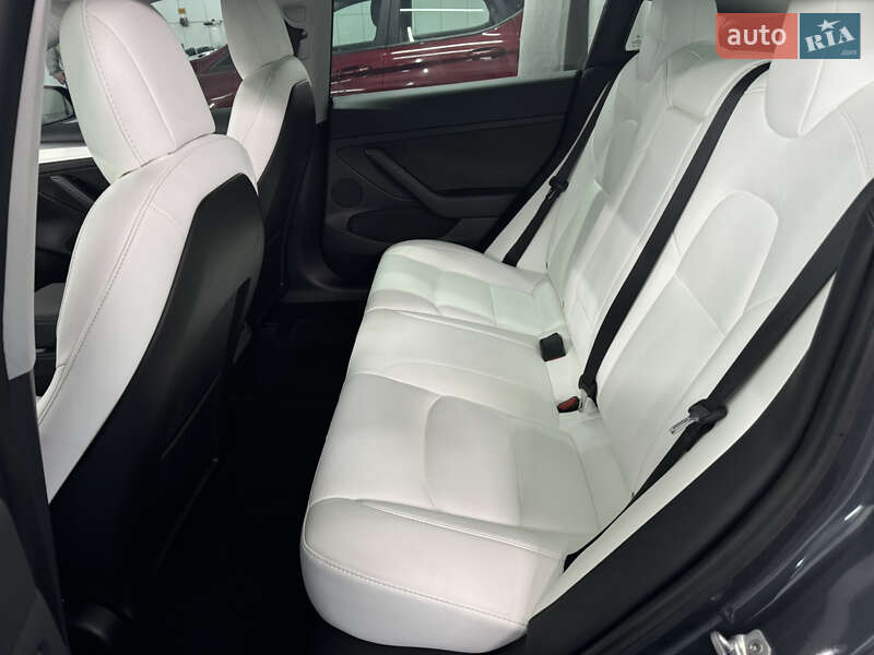 Седан Tesla Model 3 2021 в Днепре