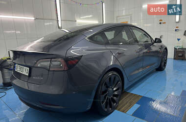 Седан Tesla Model 3 2021 в 