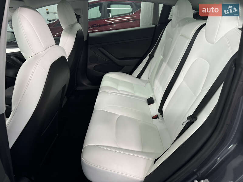 Седан Tesla Model 3 2021 в Днепре