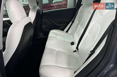 Седан Tesla Model 3 2021 в 