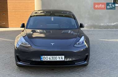 Седан Tesla Model 3 2023 в 