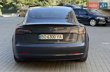 Седан Tesla Model 3 2023 в 
