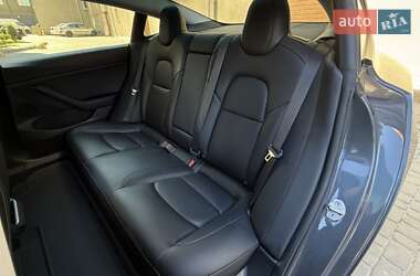 Седан Tesla Model 3 2023 в 