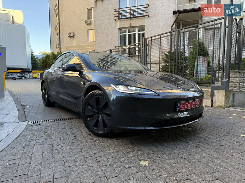Седан Tesla Model 3 2024 в Львові