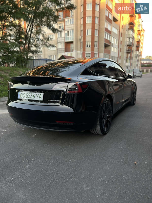 Седан Tesla Model 3 2022 в Тернополі