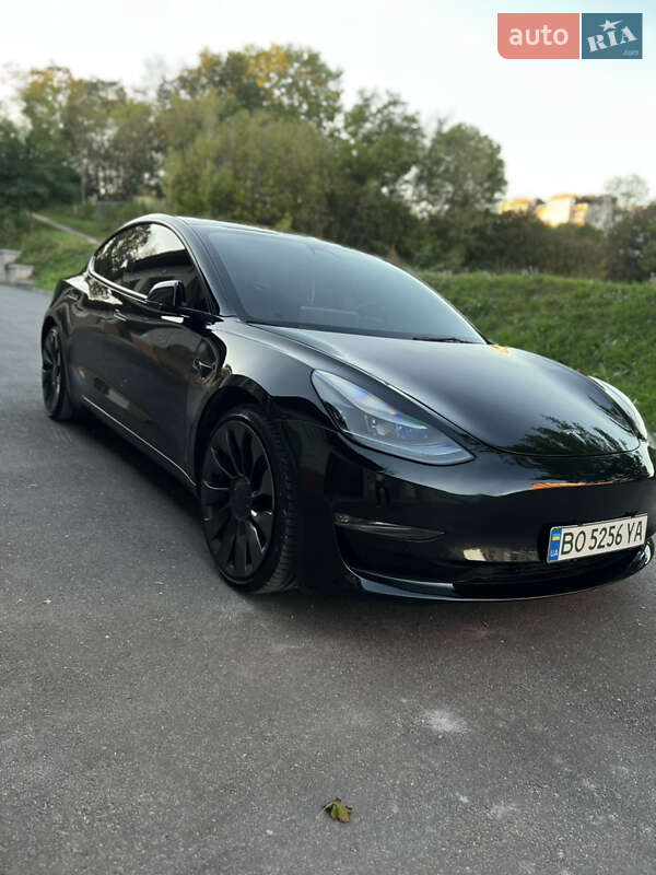 Седан Tesla Model 3 2022 в Тернополі