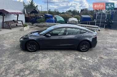 Седан Tesla Model 3 2024 в 