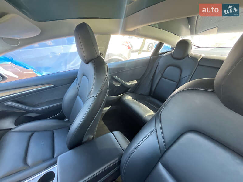 Седан Tesla Model 3 2022 в Одессе