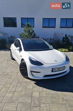 Седан Tesla Model 3 2023 в Луцке