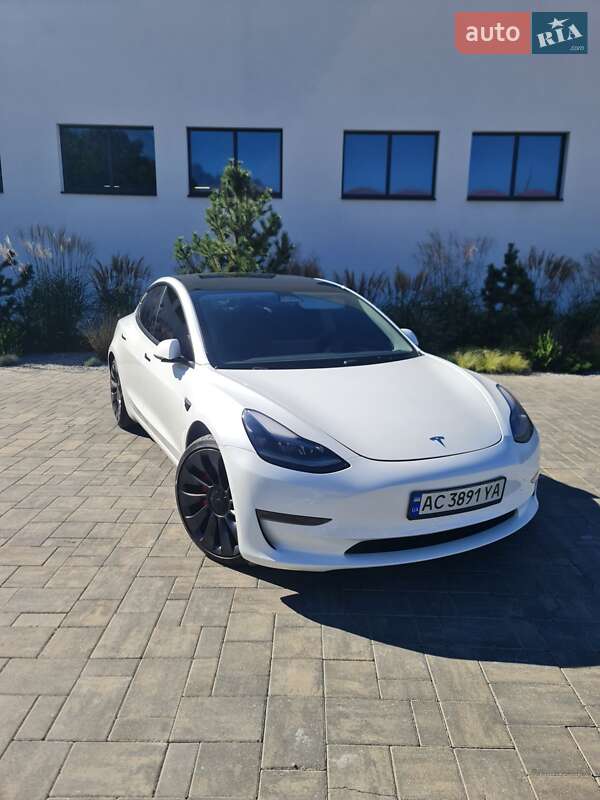 Седан Tesla Model 3 2023 в Луцьку