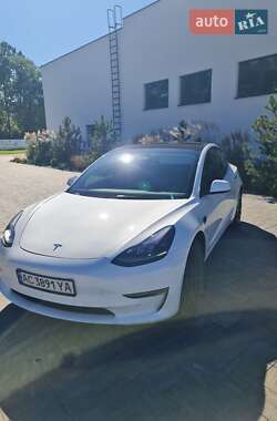 Седан Tesla Model 3 2023 в Луцке