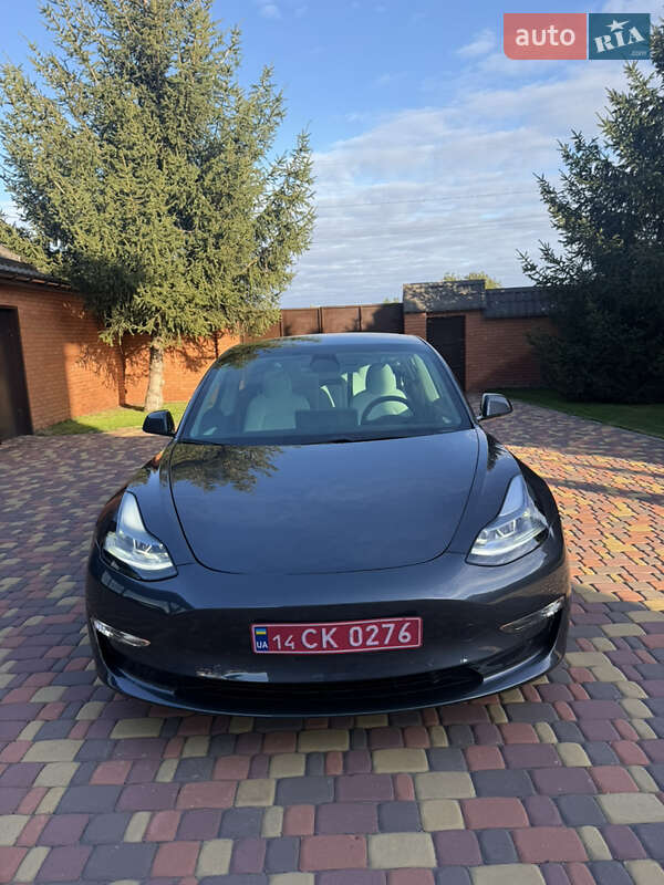 Седан Tesla Model 3 2021 в Дніпрі