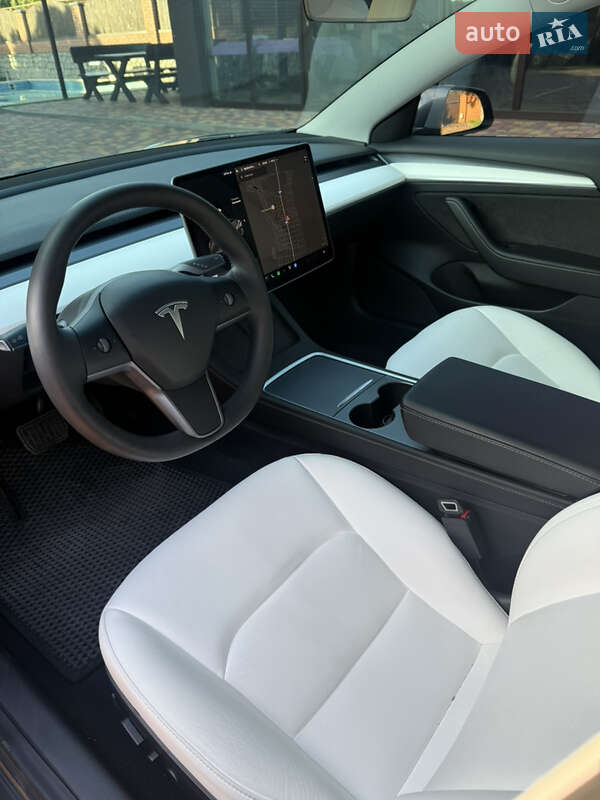 Седан Tesla Model 3 2021 в Дніпрі