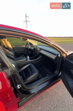 Седан Tesla Model 3 2018 в 