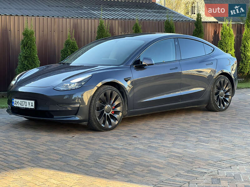 Седан Tesla Model 3 2021 в Житомире
