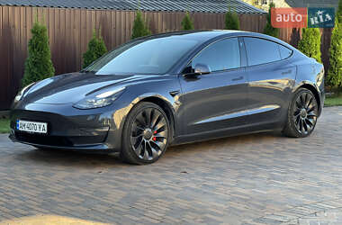 Седан Tesla Model 3 2021 в 