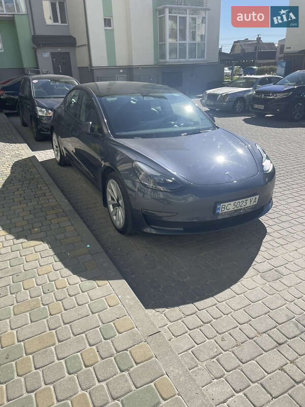 Tesla Model 3 2022