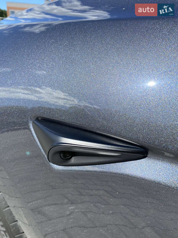 Седан Tesla Model 3 2024 в Києві