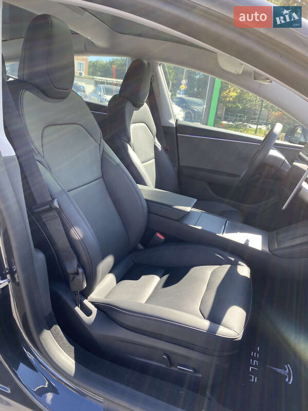 Седан Tesla Model 3 2024 в Києві