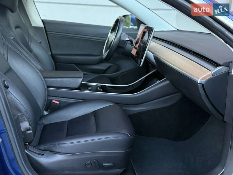 Седан Tesla Model 3 2018 в Дрогобыче фото 44 Седан Tesla Model 3 2018 в Дрогобыче