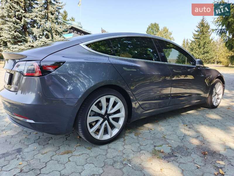 Седан Tesla Model 3 2019 в Дубно