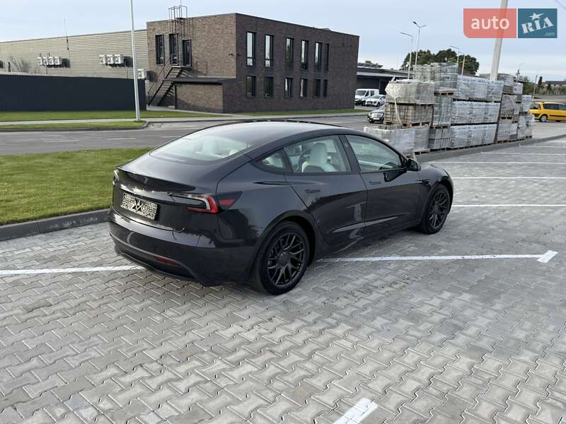 Седан Tesla Model 3 2024 в Рівному