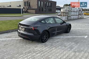 Седан Tesla Model 3 2024 в 