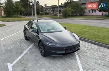 Седан Tesla Model 3 2024 в 