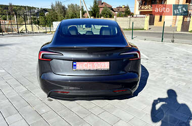 Седан Tesla Model 3 2024 в 