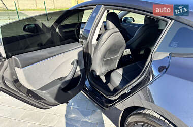Седан Tesla Model 3 2024 в 