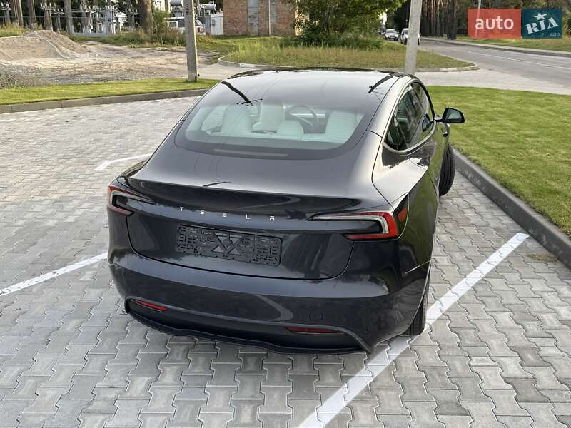 Седан Tesla Model 3 2024 в Рівному