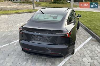 Седан Tesla Model 3 2024 в 