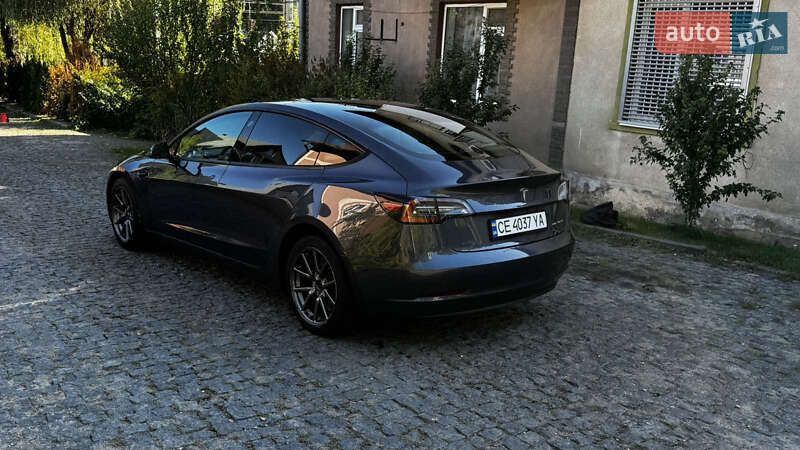 Седан Tesla Model 3 2022 в Чернівцях