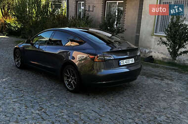 Седан Tesla Model 3 2022 в 