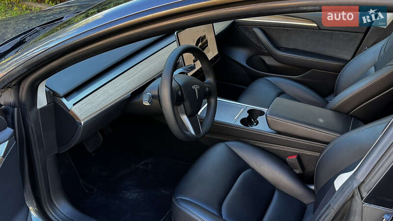 Седан Tesla Model 3 2022 в Чернівцях