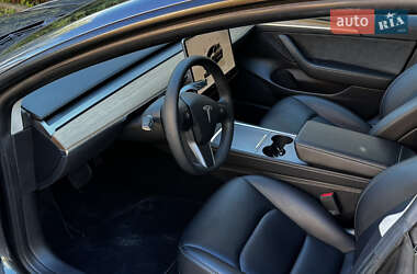 Седан Tesla Model 3 2022 в 