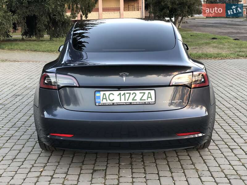 Седан Tesla Model 3 2022 в Луцьку