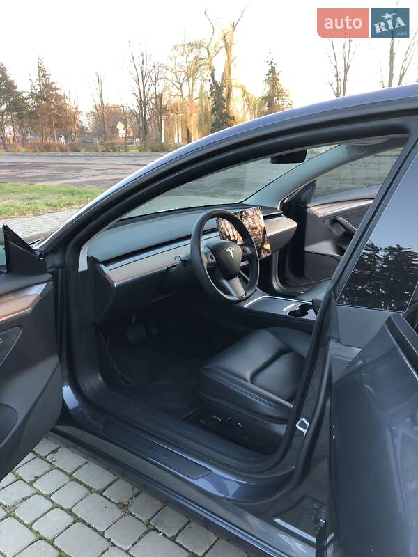 Седан Tesla Model 3 2022 в Луцьку