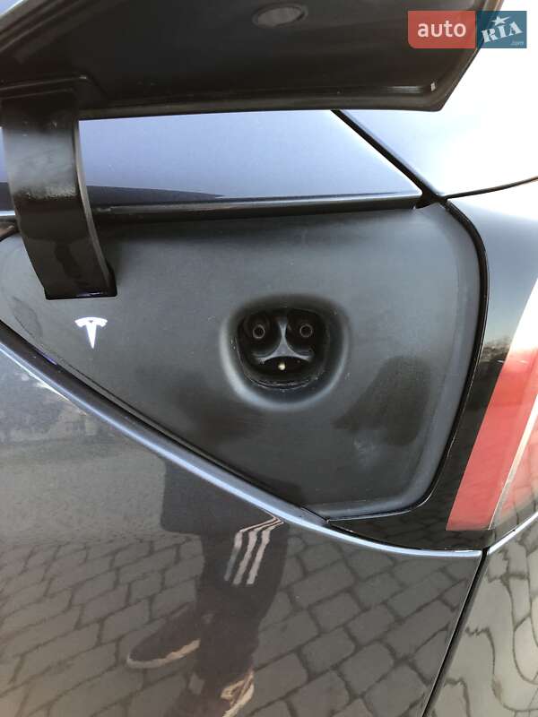 Седан Tesla Model 3 2022 в Луцьку