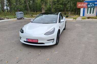 Седан Tesla Model 3 2023 в Теплику